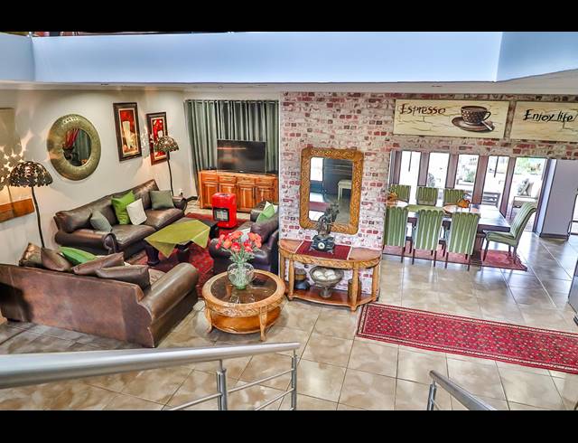 5 BEDROOM FREEHOLD FOR SALE IN SABLE HILLS